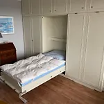 Zentral gelegene Ferienwohnung direkt am Strand mit Balkon
